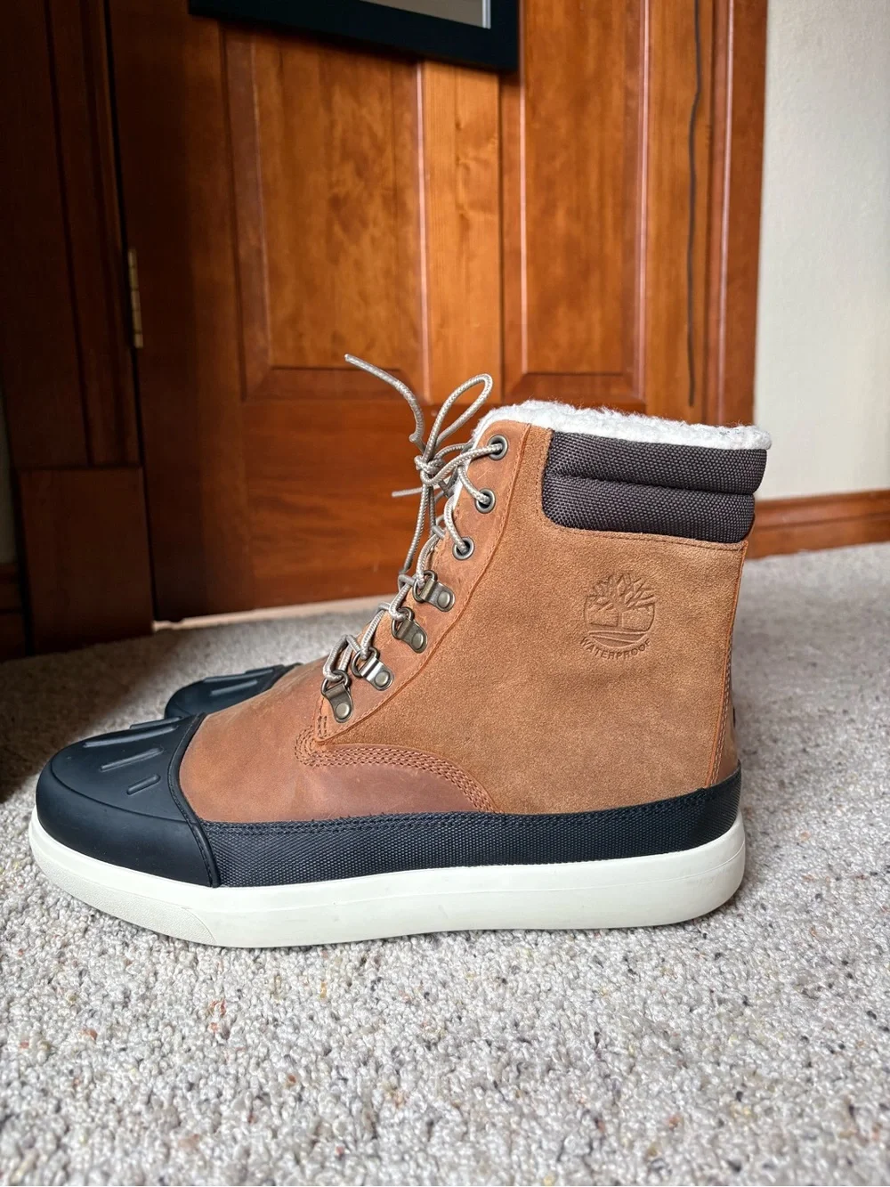 Timberland Brown and Black Waterproof Lace-Up Men's Winter Boots size 10